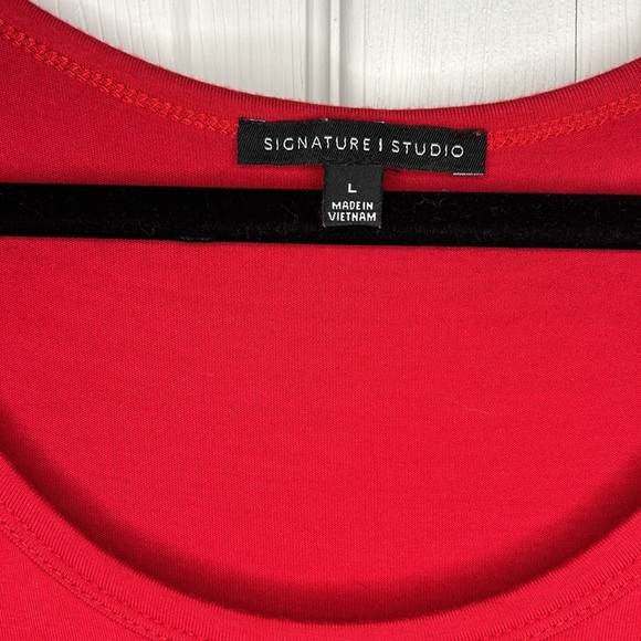 2 Patriotic short sleeve tops. Size large - Picture 3 of 9